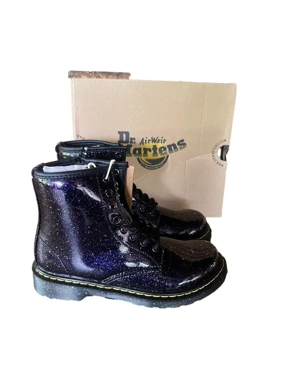Dr. Martens NEW Unisex Junior 1460 Boot Size 3 or 4 #B1221A